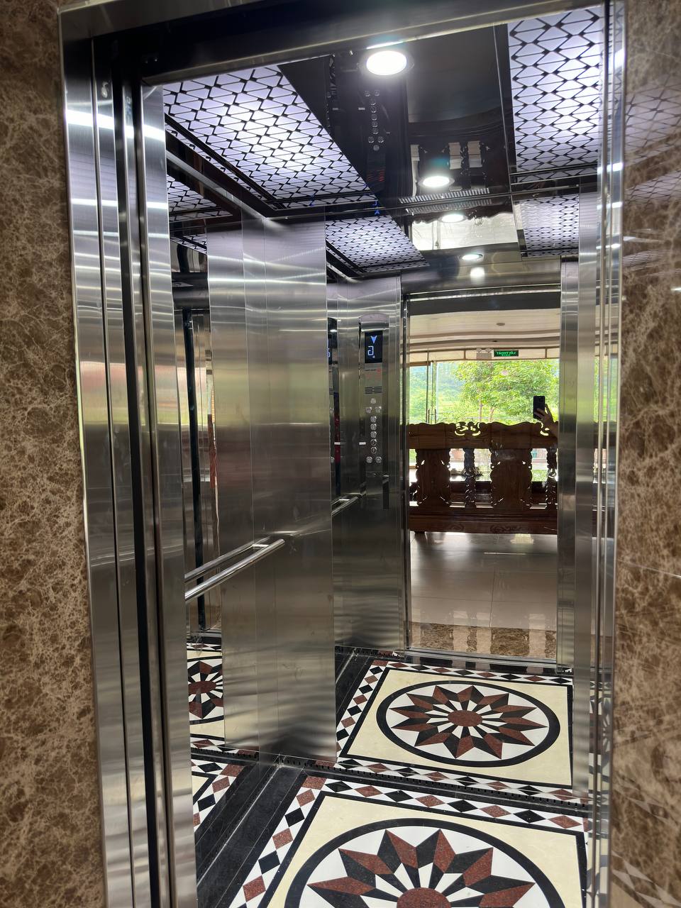 Thang máy gia đình cho nhà cải tạo cần được khảo sát kỹ để tối ưu diện tích và thẩm mỹ